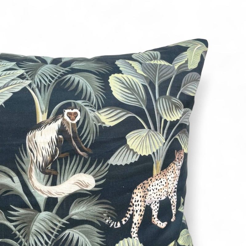 Cushion Black Jungle