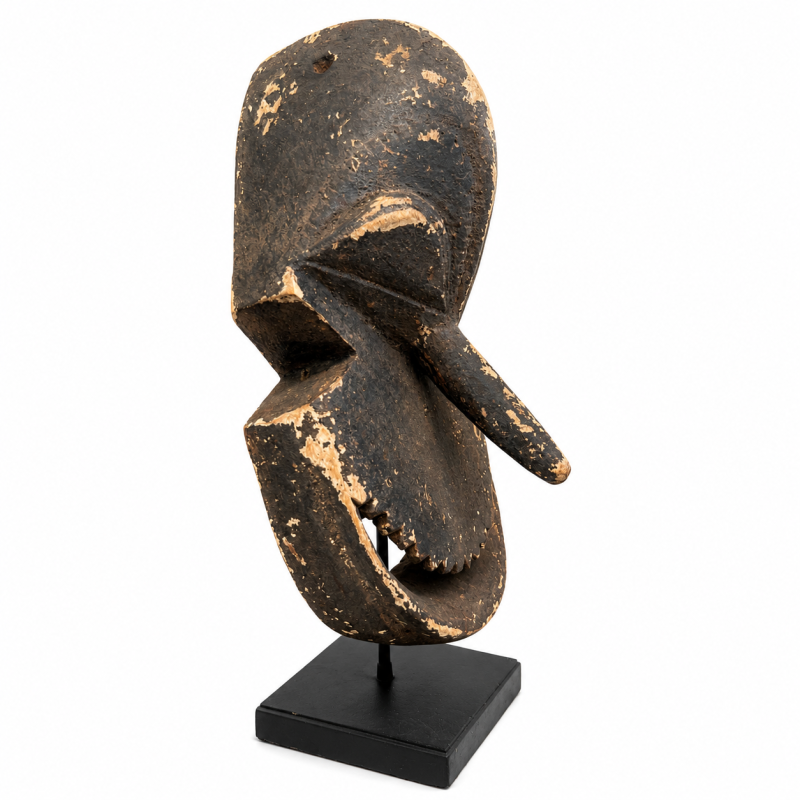 Grebo Long Nose Mask on Stand – Liberia