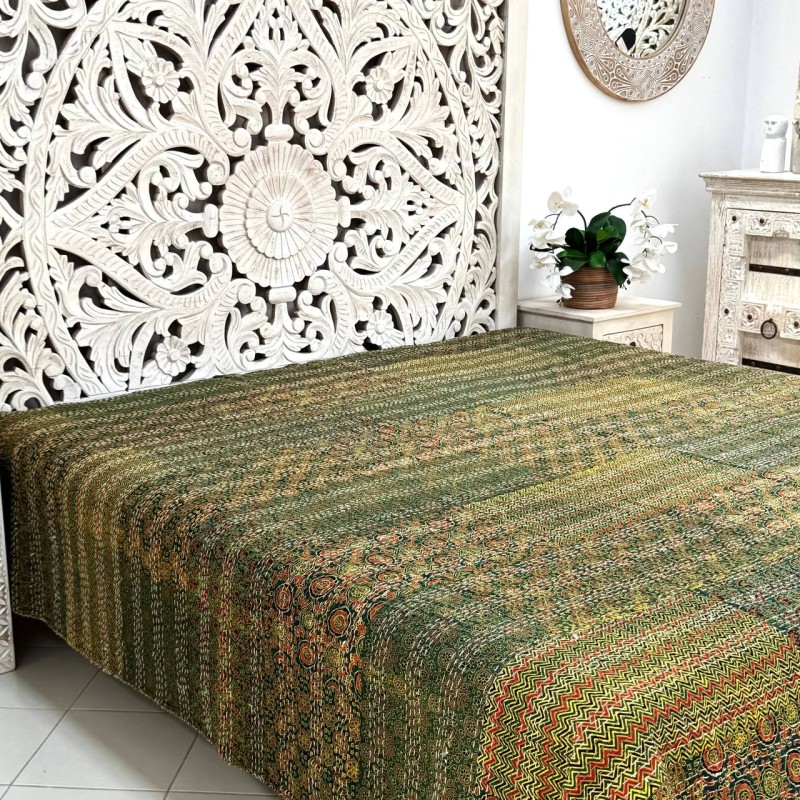 Luxurious Handmade Bedspread Luxurious Handmade Bedspread