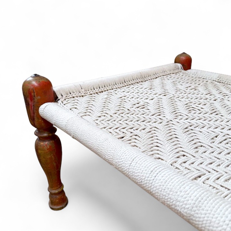  Dhari Daybed
